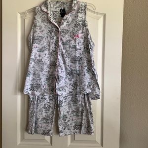 Laurs Ashley ladies medium two-piece sleeveless pj set with cropped pants.